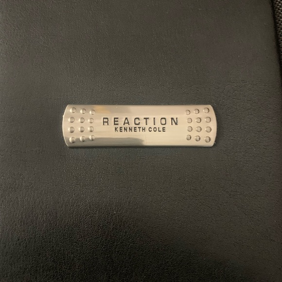 Kenneth Cole Computer Bag - Picture 8 of 9